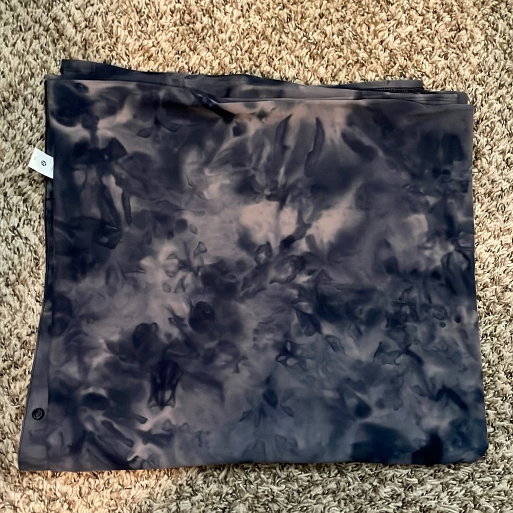 Lululemon Customizable Snap Scarf